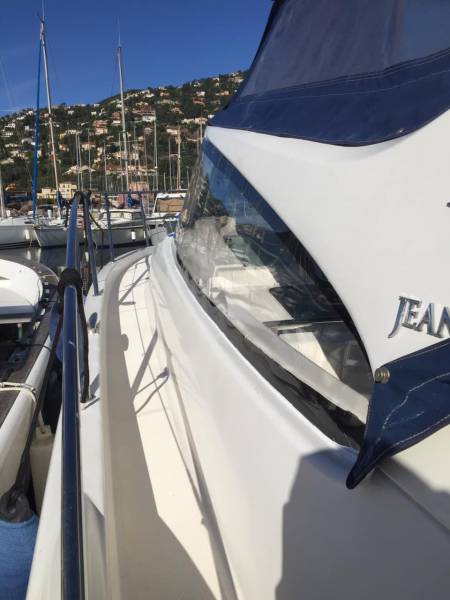 remplacement de vitre plexiglas pour yacht à Nice