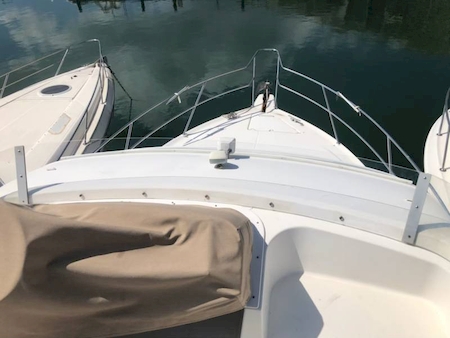 Notre zone d'activité pour ce service Comment réparer et restaurer le pare brise en plexiglass cassé ou fissuré de mon bateau à