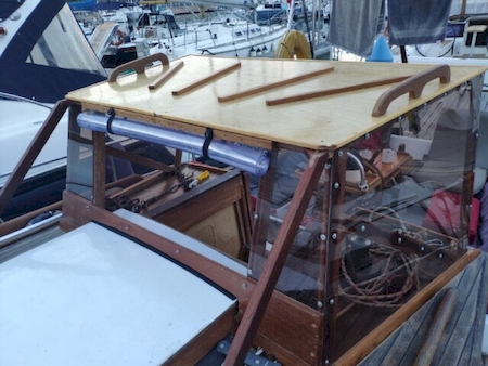 Notre zone d'activité pour ce service Comment réparer et restaurer le pare brise en plexiglass cassé ou fissuré de mon bateau à